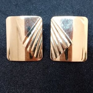 Vintage Napier gold tone earrings.